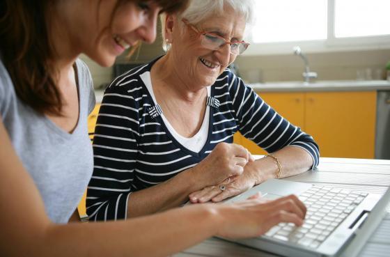 Coaching informatique d'une personne âgée