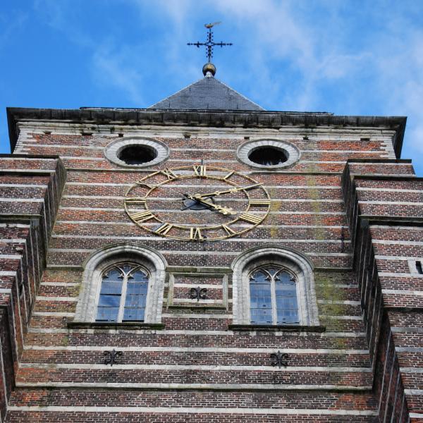 église SJB contre plongée détail haut