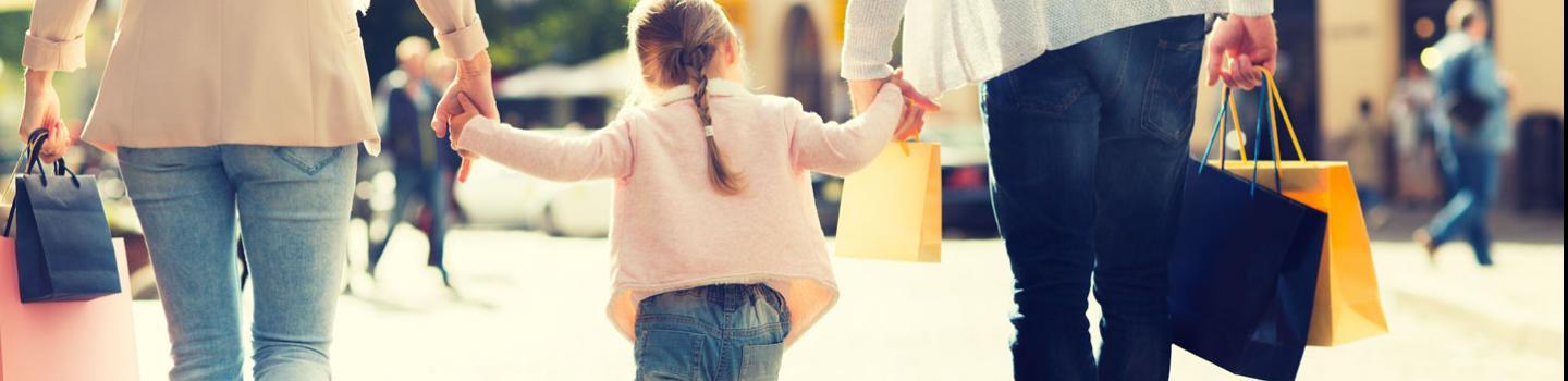 famille shopping sacs