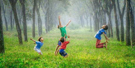 enfants foot foret