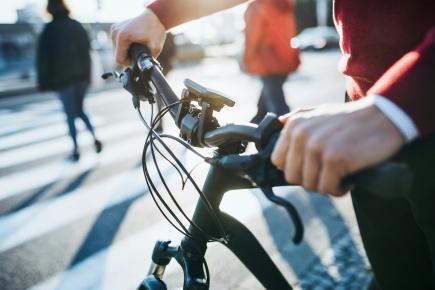 cycliste et piéton