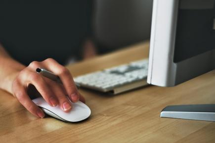 directrice - travailleuse - bureau